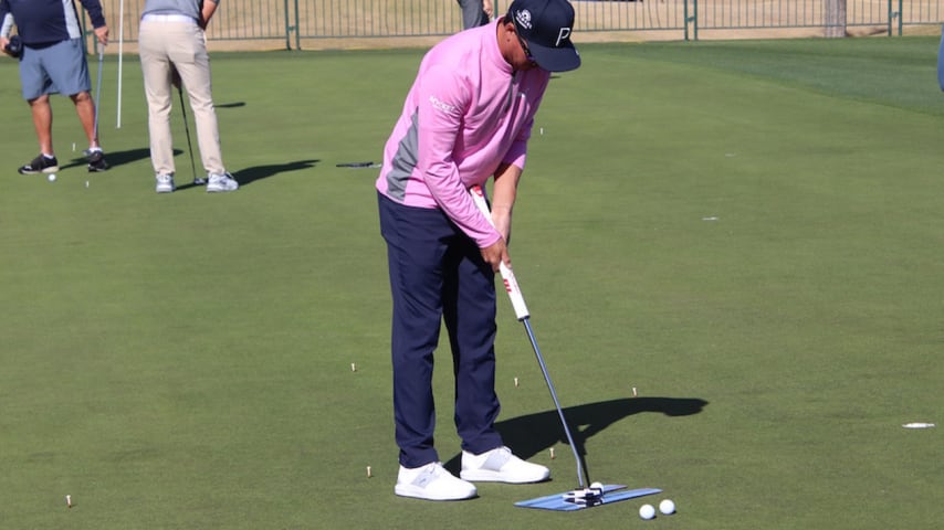 Why Rickie Fowler is using a replica of his caddie’s putter