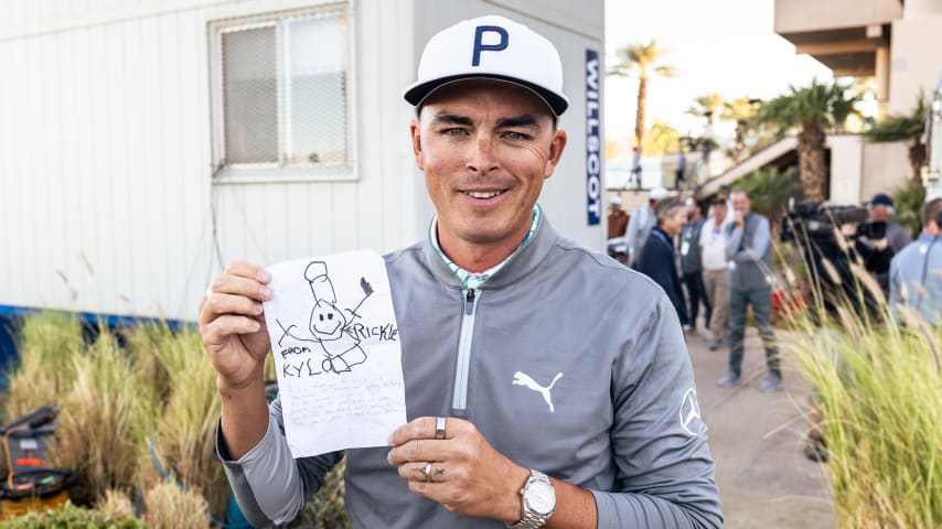 Rickie Fowler gifted drawings from young fan at The American Express PGA TOUR
