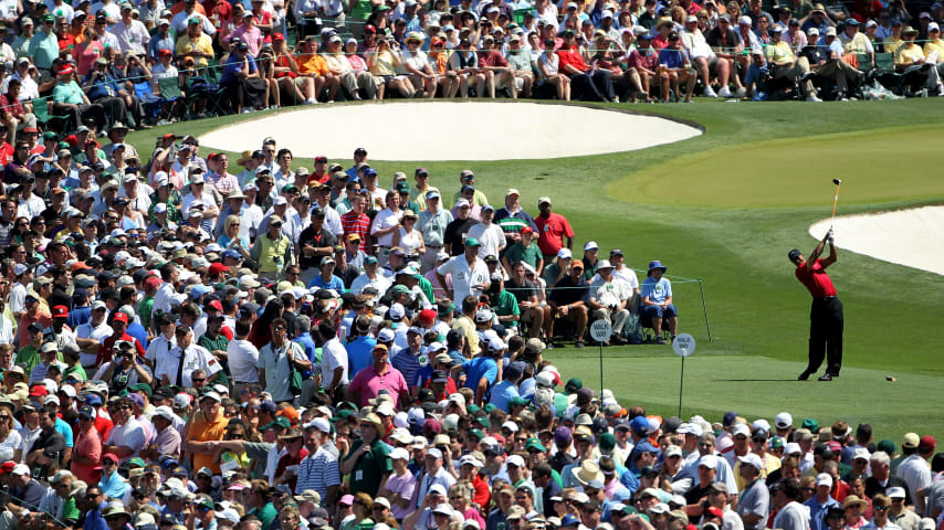 AUGUSTA, GA - APRIL 11:  Tiger Woods hits his tee shot on the third hole during the final round of the 2010 Masters Tournament at Augusta National Golf Club on April 11, 2010 in Augusta, Georgia.  (Photo by Jamie Squire/Getty Images)