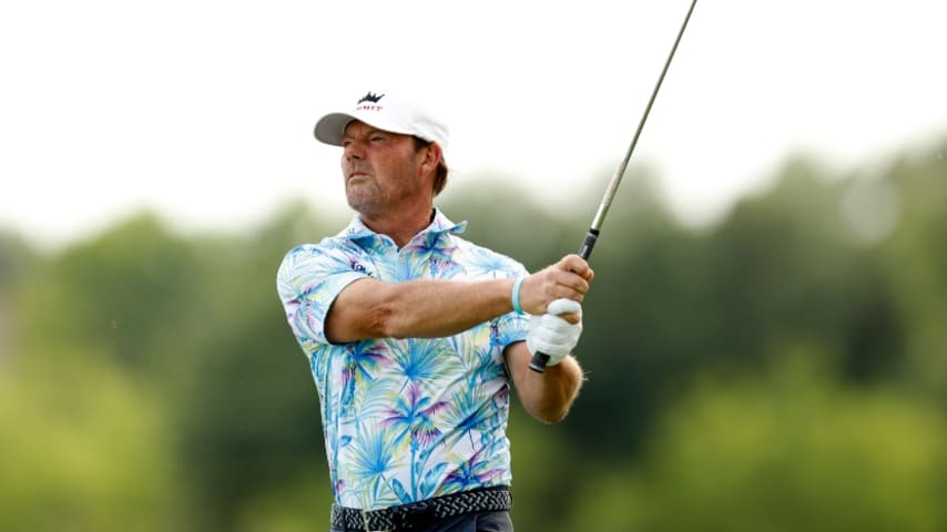 Alex Cejka leads by one at Invited Celebrity Classic