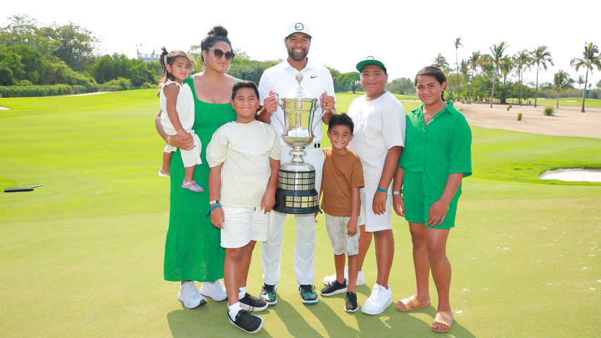 Earns sixth TOUR title with wife and five children in attendance at Vidanta Vallarta