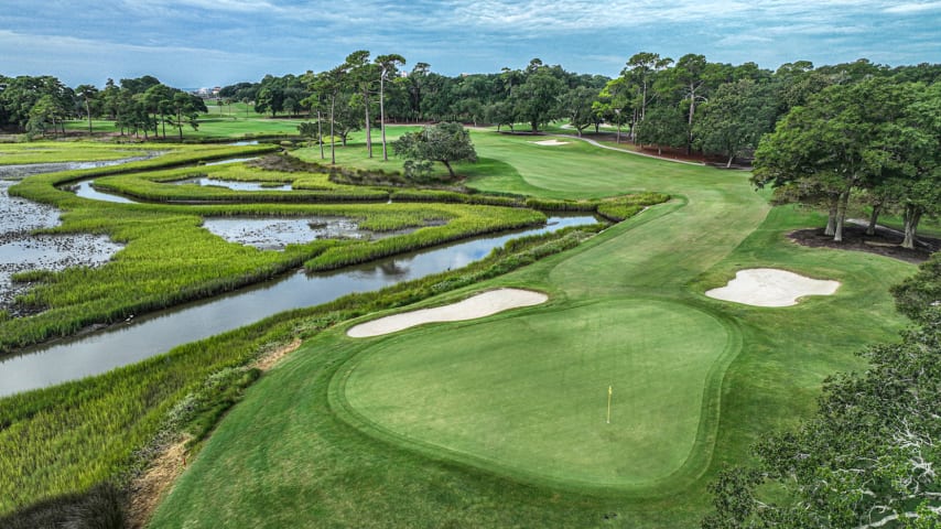 The 11th hole at Dunes Club. (Golf Tourism Solutions)