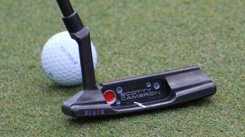 Tatum's putter and ball. (GolfWRX)