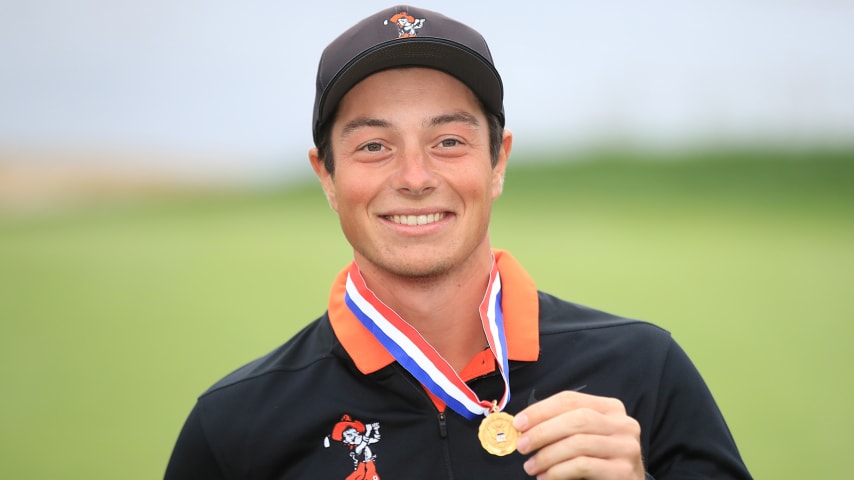 Hovland after receiving low-amateur honors at the 2019 U.S. Open (Getty)