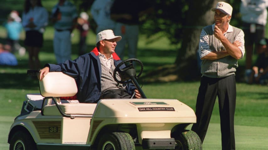 Curtis Strange (right) felt the intense scrutiny as one of U.S. Captain Lanny Wadkins picks in 1985. (Getty Images)