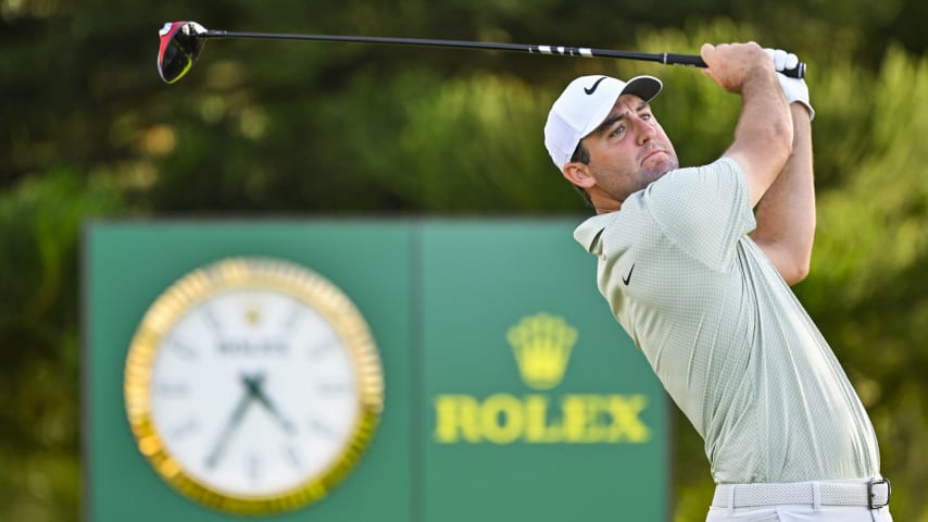 KAPALUA, MAUI, HAWAII - JANUARY 04: Scottie Scheffler tees off on the 18th tee box during the first round of The Sentry at The Plantation Course at Kapalua on January 4, 2024 in Kapalua, Maui, Hawaii. (Photo by Ben Jared/PGA TOUR via Getty Images)