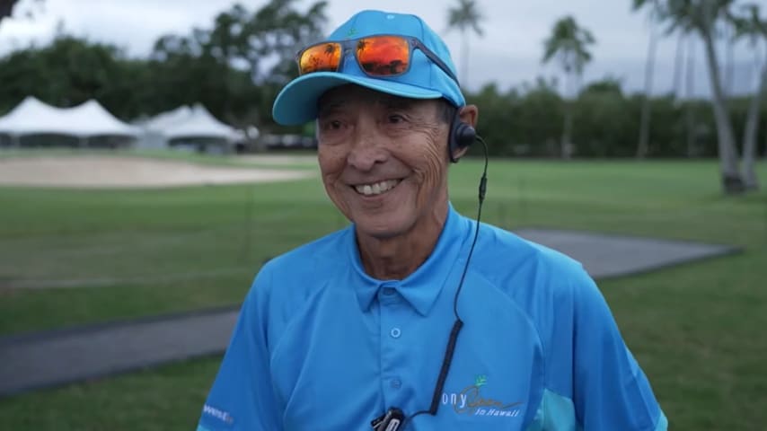 Dave Shoji volunteers at the 2024 Sony Open in Hawaiʻi. (PGA TOUR)