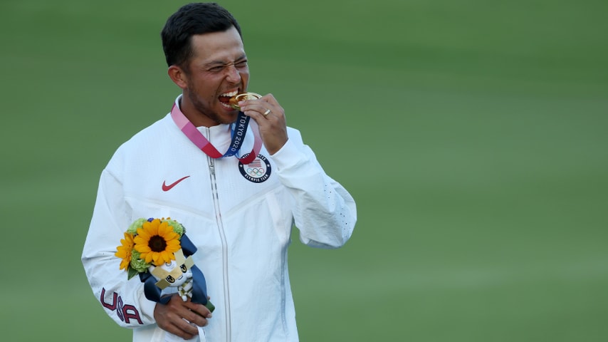 Xander Schauffele (Team USA) celebrates with the gold medal during the medal ceremony after the final round of the Men's Individual Stroke Play at the Tokyo 2020 Olympic Games. (Mike Ehrmann/Getty Images)