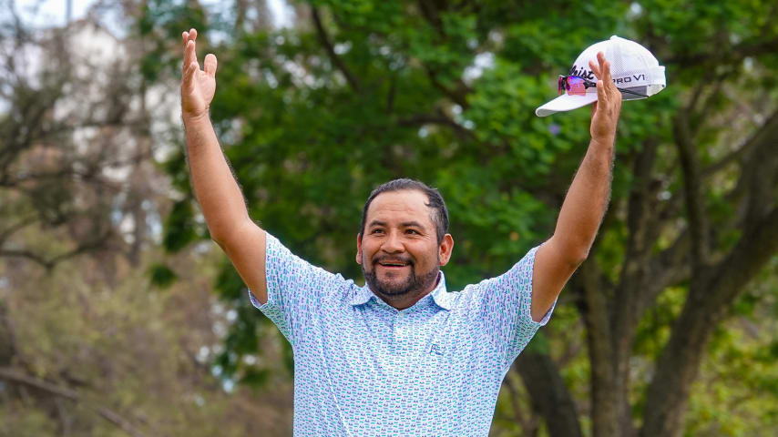 José de Jesús Rodríguez es todo alegría en Atlas Country Club, donde suma cuatro victorias en su carrera. (Gregory Villalobos/PGA TOUR)