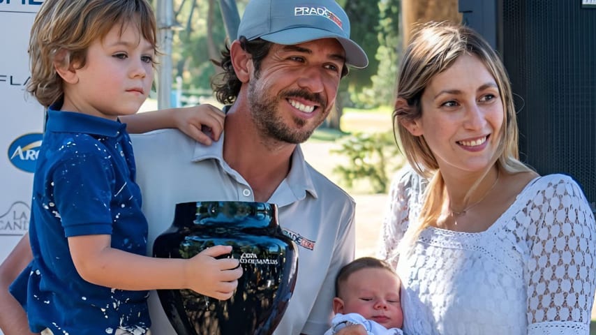 Puma Domínguez with his wife Victoria and kids Constantino and Hipólito after his win at the 2023 San Luis Open. (Puma Domínguez/Instagram)