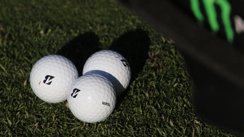 Woods' Bridgestone Tour B X golf balls. (Credit GolfWRX)