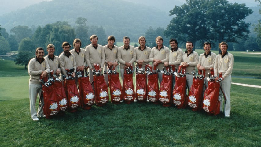 Peter Oosterhuis posing with the 1979 European Ryder Cup team at the 23rd Ryder Cup in West Virginia. (Getty Images)