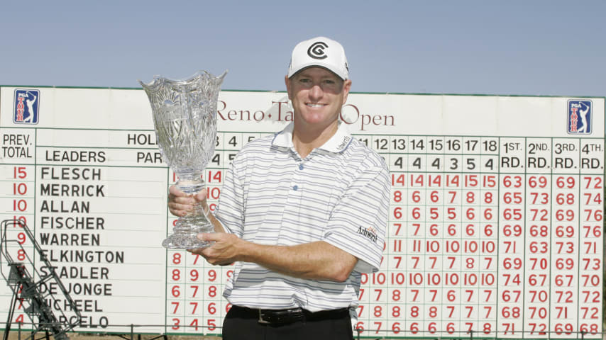 Steve Flesch poses with the trophy after the final round of the 2007 Reno Tahoe Open.  (S. Badz/Getty Images)