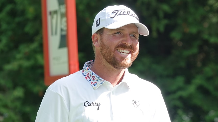 Huff hizo 7-bajo para 28 en los primeros nueve en ruta a una ronda de 63 que lo tiene entre los co-líderes en Golf Château-Bromont. (Taylor Caradonna/PGA TOUR)