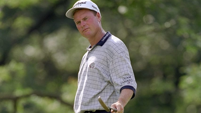 Joe Durant in action during the 1998 BMW Championship at Cog Hill. (Andy Lyons/Allsport)