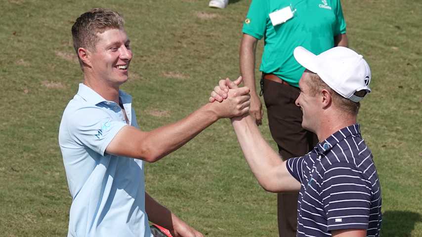 Harry Hilier, izquierda, y su hermano mayor, Charlie, celebrando la victoria del segundo en el Brazil Open de 2023 en PGA TOUR Latinoamérica. (Prensa/PGA TOUR)