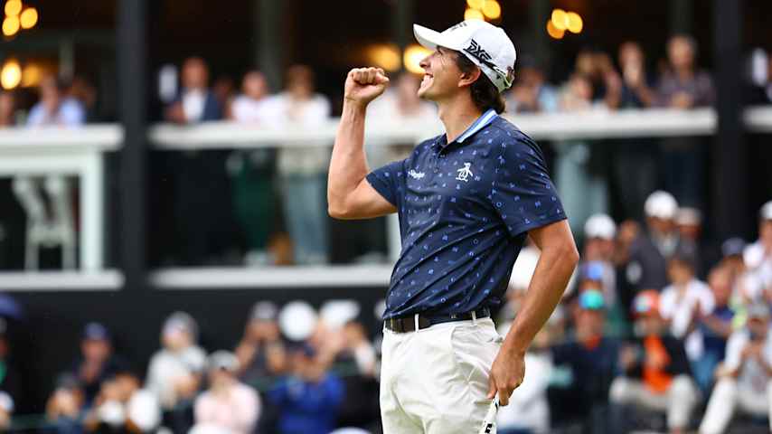 El domingo, Echavarría alcanzó el green del par-5 del hoyo 18 en dos golpes para hacer dos putts y anotar el birdie que inclinó la balanza a su favor en el Zozo Championship. (Yong Teck Lim/Getty Images)