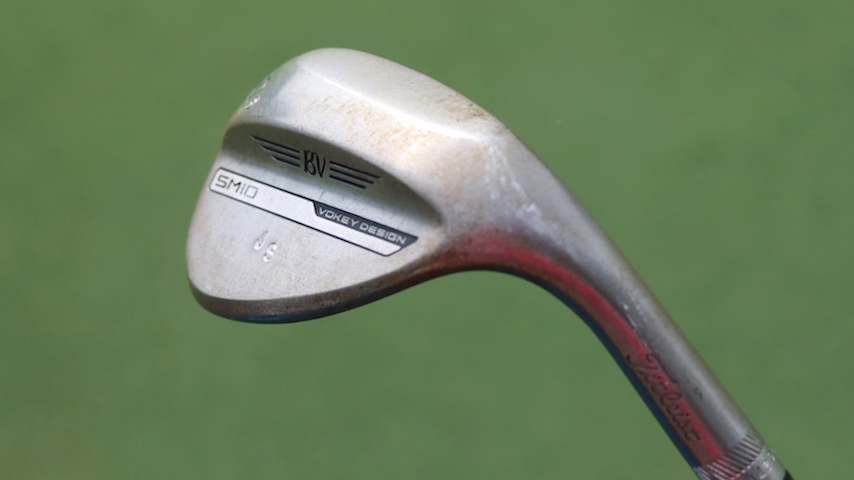A look at the hosel on Jordan Spieth’s custom Titleist Vokey SM10 lob wedge. (GolfWRX)