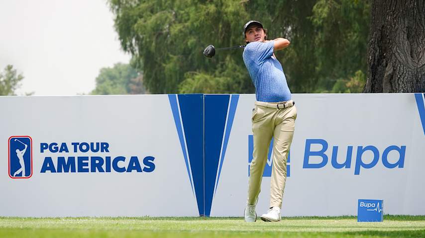 El argentino Vicenzo Marzilio hizo birdies en los hoyos 15, 17 y 18 de la segunda ronda para llegar a 9-bajo par y empatar el quinto lugar en el Club de Golf México. (Gregory Villalobos/PGA TOUR Americas)