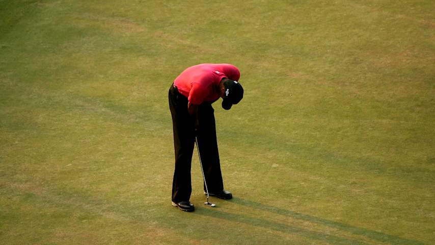 Tiger Woods reacts after missing a birdie putt on the 18th hole during the final round of the 107th U.S. Open Championship at Oakmont Country Club. (Sam Greenwood/Getty Images)