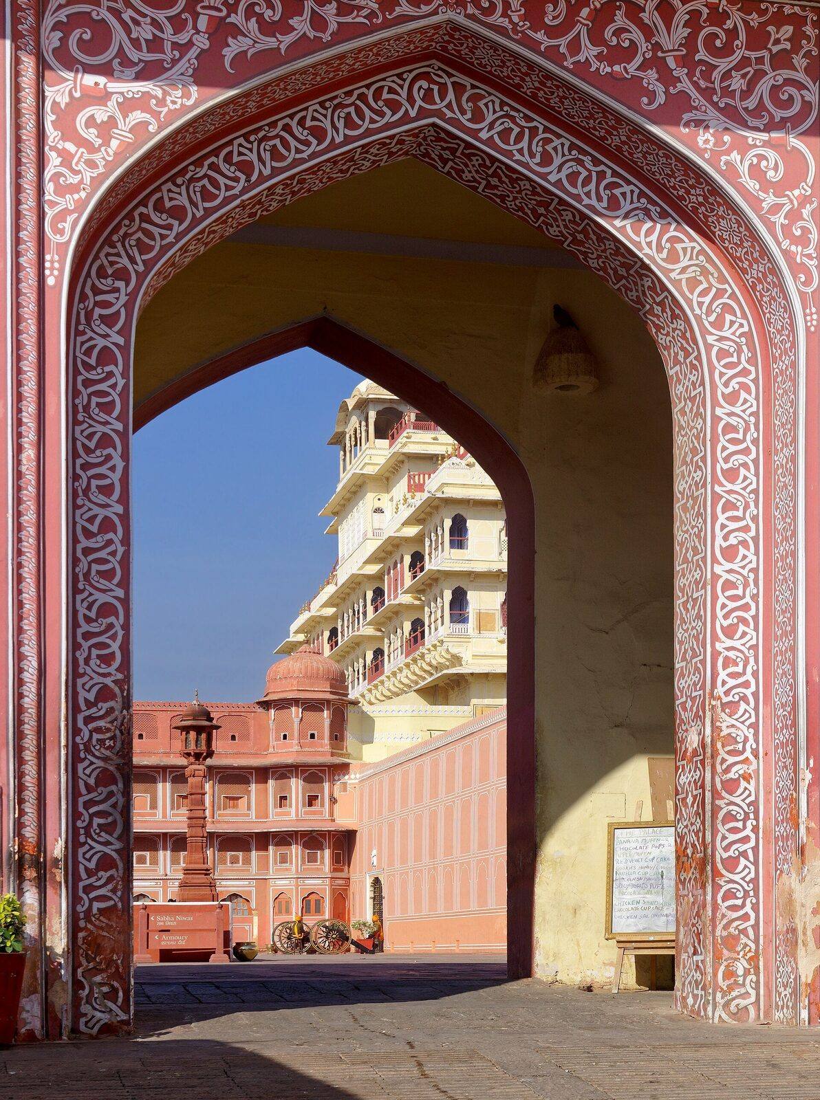 Jaipur by Night: Illuminated Monuments, Street Food & Local Life