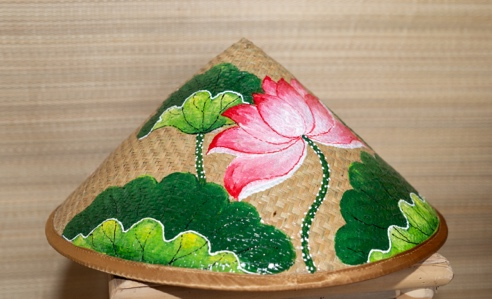 Nón cỏ bàng vẽ