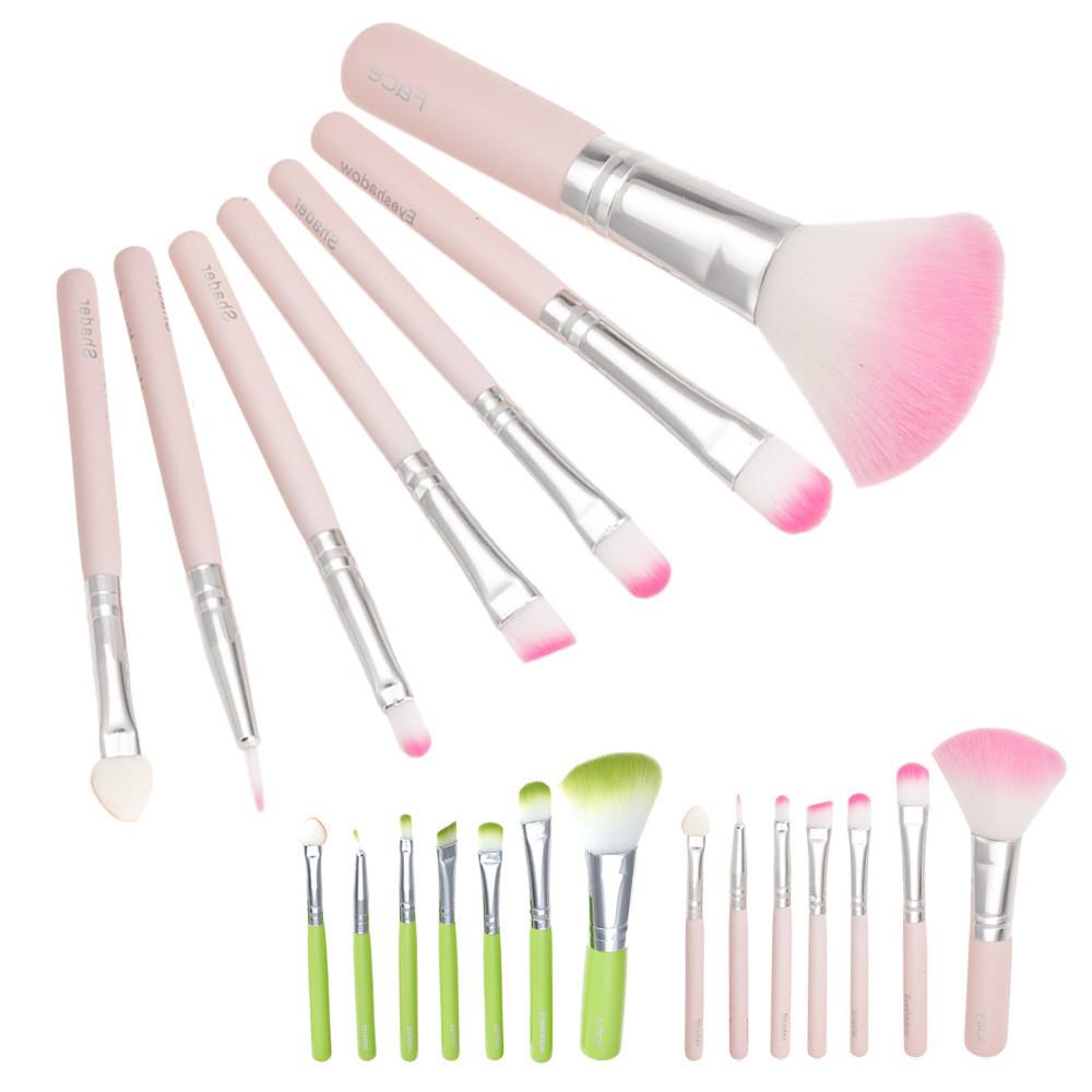 7 Piece Makeup Brush Set with Wooden Handles and Nylon Bristles for Foundation