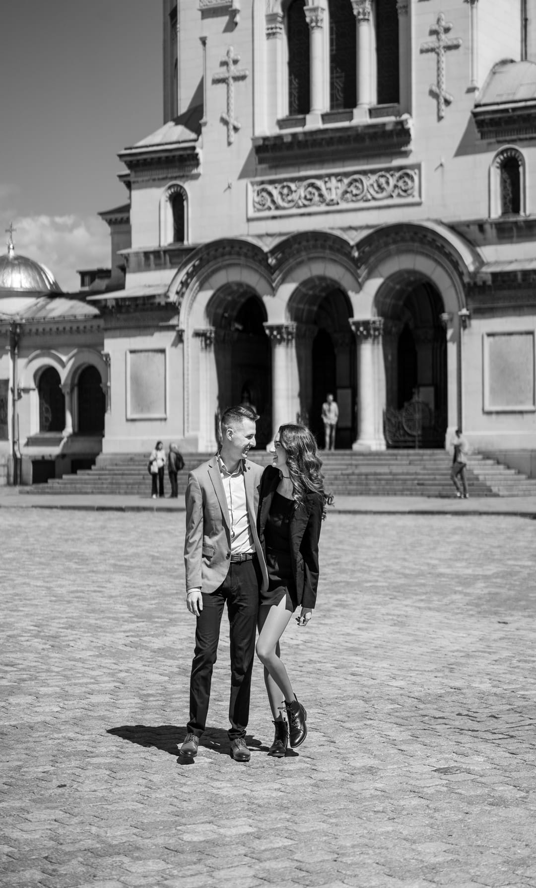 Photo of a couple in front of Alexander Nevsky