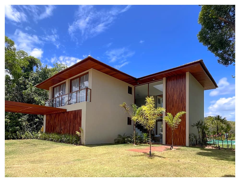 Residência compartilhada com arquitetura tropical na Bahia Residência compartilhada com arquitetura tropical na Bahia