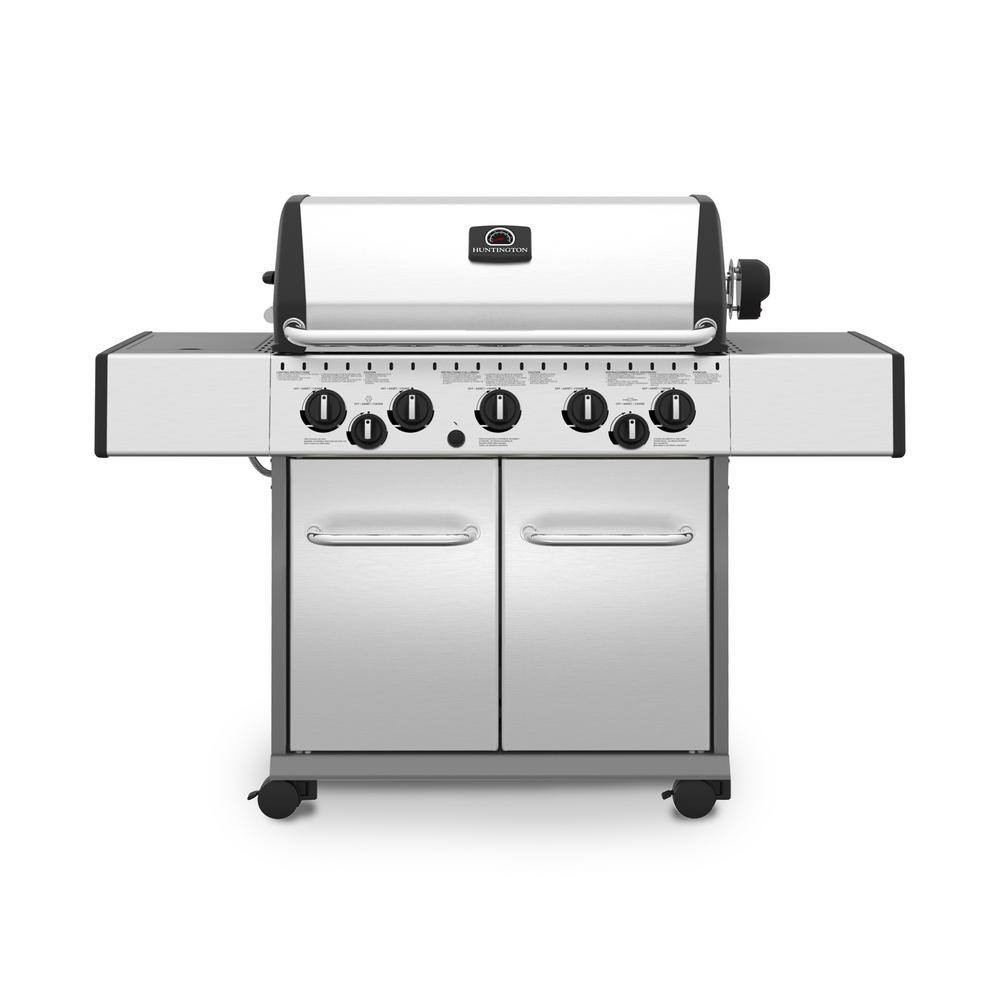 An image of Huntington 683544 Propane Gas Stainless Steel Freestanding Covered Grill | KnowYourGrill 