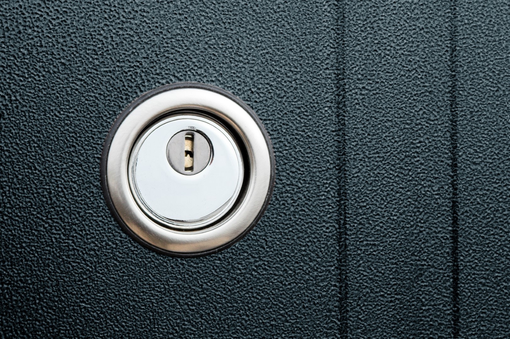 врезная броненакладка на сувальдный замок