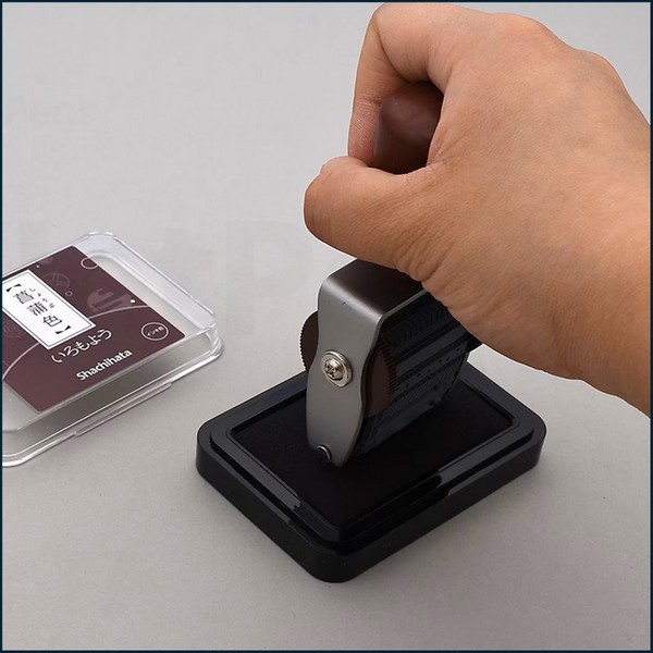 Dấu xoay 13 họa tiết Shachihata NRD-13A - dụng cụ trang trí sổ tuyệt vời