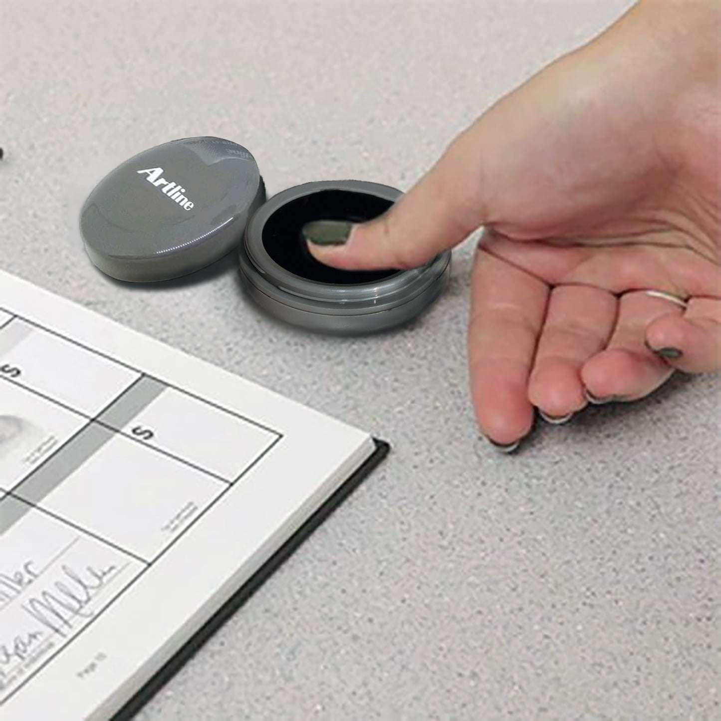 Dấu lăn tay Artline EFP-40 - chuyên dùng trong ký kết hợp đồng