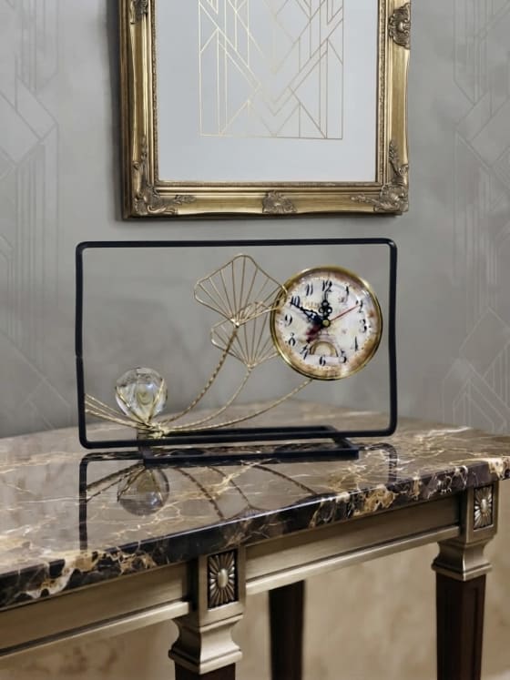 Modern Ginkgo Leaf Metal Table Clock with Glass Ball)