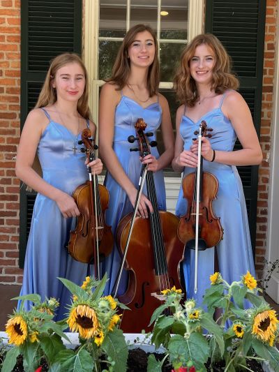 Black Pearl Trio Radovic sisters