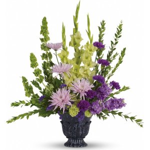 Teleflora&#39;s Cherished Memories flower arrangement