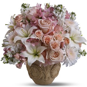 Teleflora&#39;s Garden of Memories flower arrangement