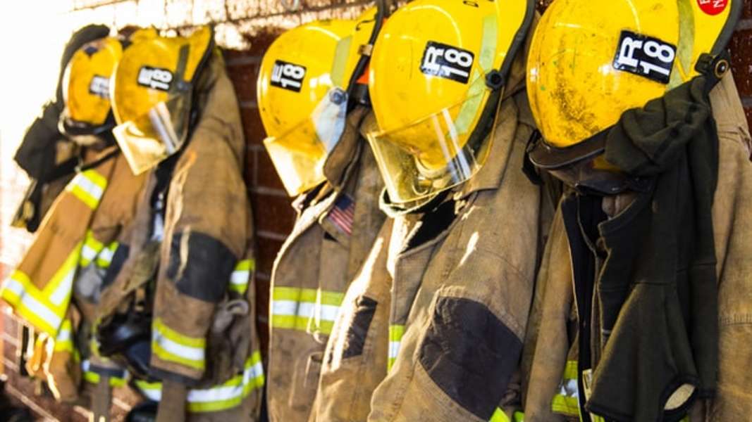 fsu-research-male-and-female-firefighters-have-different-problems-with-protective-suits