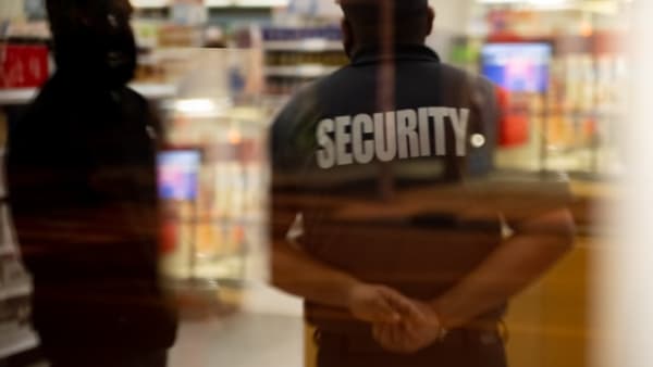 how to hire a security guard