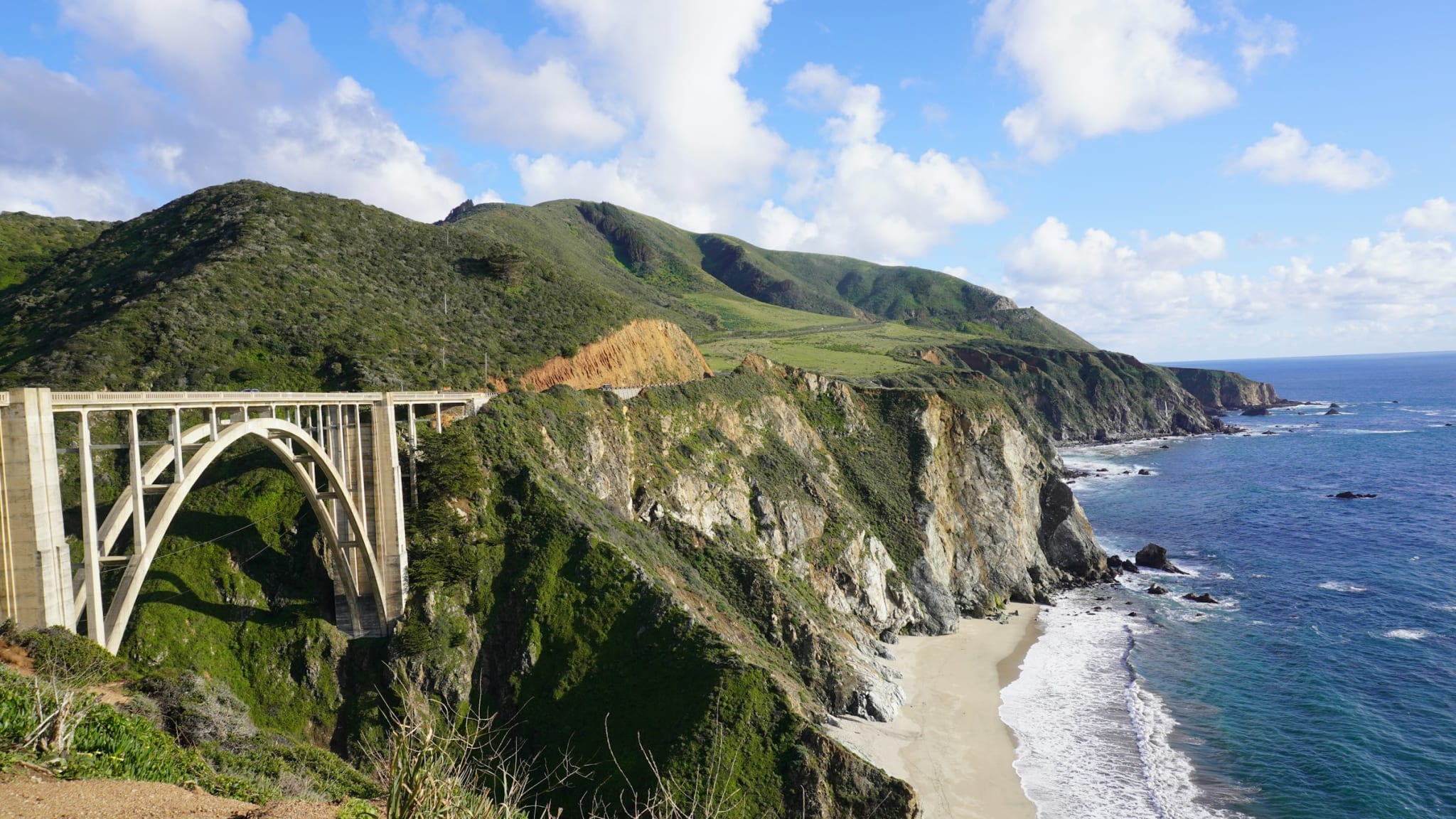Bixby Creek Bridge langs Highway 1 i Big Sur
