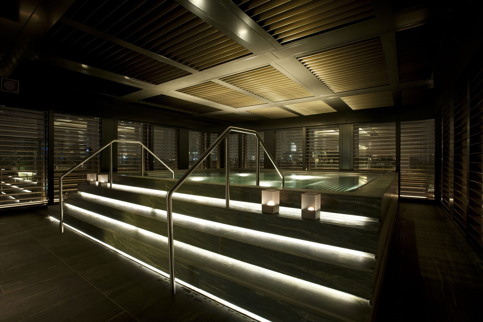 Utsikt over Milano og Duomo fra Armani Hotel Milano