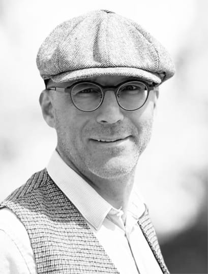 person-image-Ewald Arenz