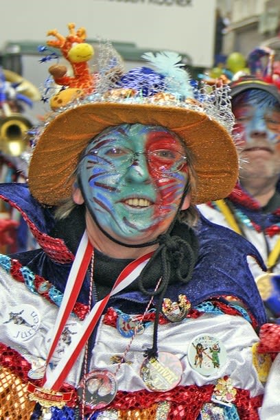 Weiberfastnacht im Rheinland