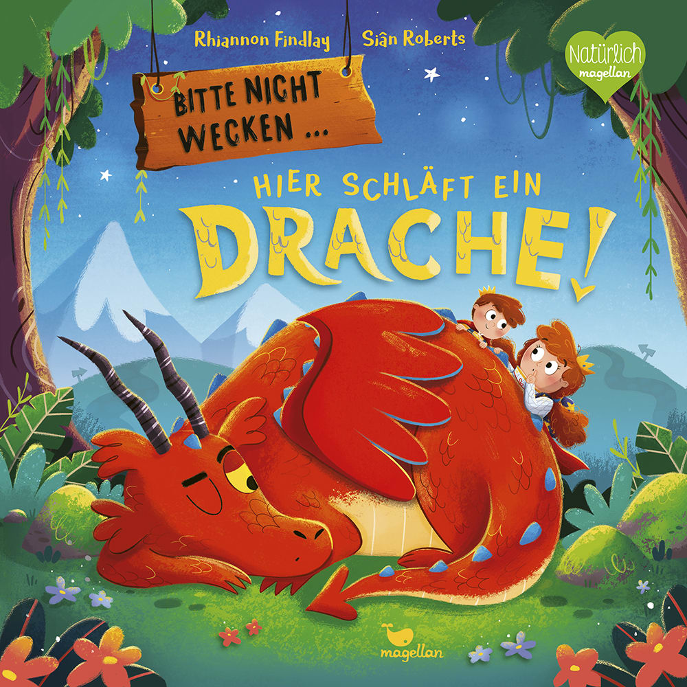 Cover, ein Drache schläft im Wald, zwei Kinder schauen hinter ihm hervor