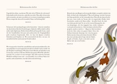 Abstrakte Illustration mit wehenden Blättern in warmen Herbstfarben, die von geschwungenen Linien getragen werden.