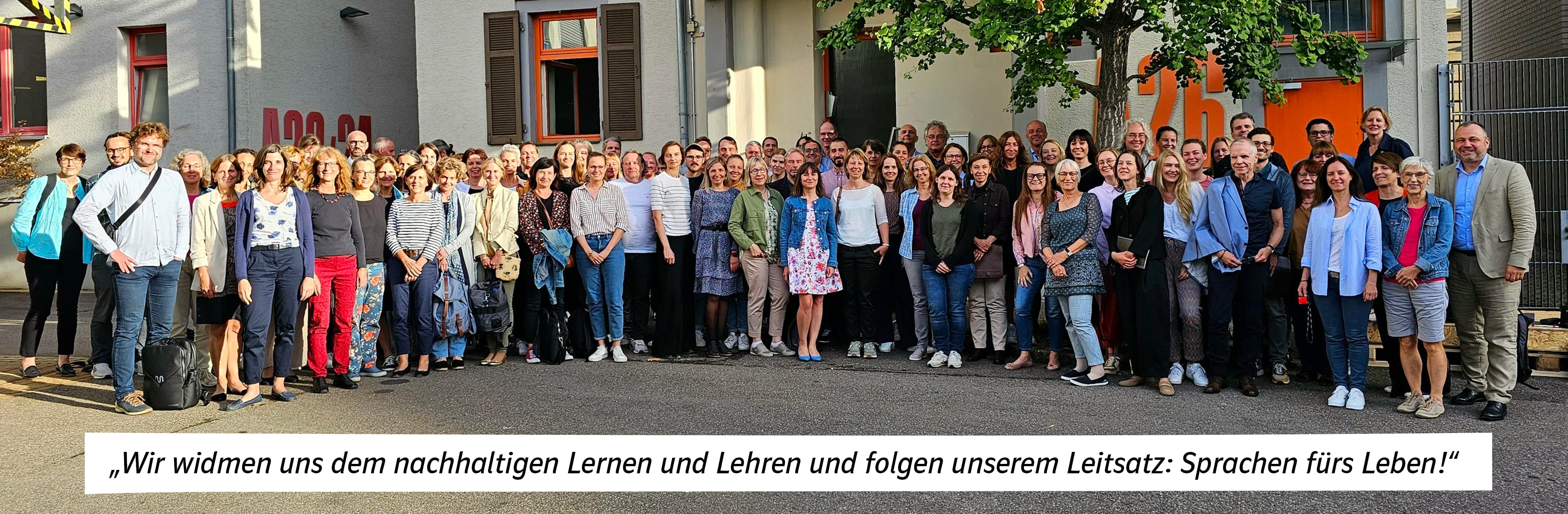 Gruppenbild Mitarbeiterinnen und Mitarbeiter von Ernst Klett Sprachen