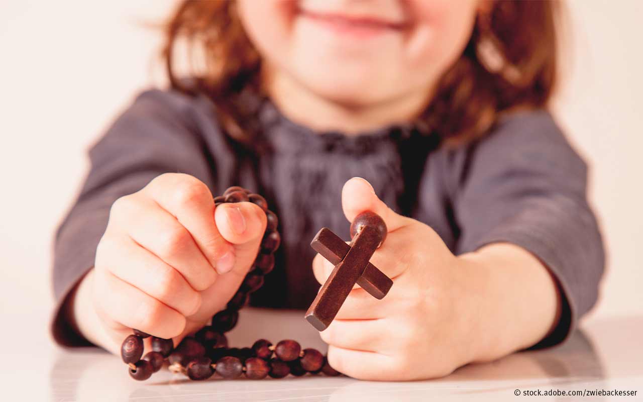 Mit Kindern den Rosenkranz beten: Anleitung und Tipps