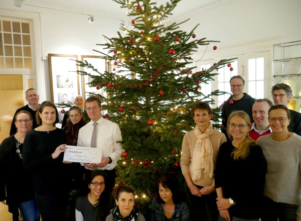 Deutscher Apotheker Verlag und Behr’s Verlag unterstützen das Hamburger Straßenmagazin Hinz & Kunzt 