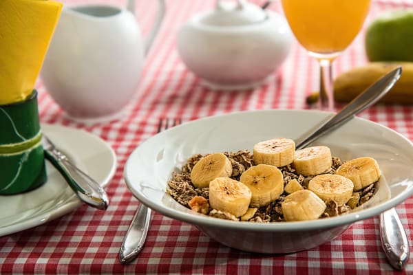 Die Lebensmittelproduktion der Zukunft: Getränke ohne Zusatzstoffe und Müsli aus alten Bananen