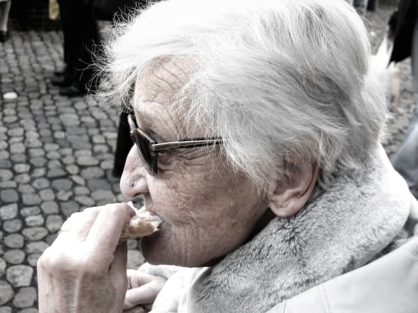 Ernährung und Demenz: mehr Forschung nötig
